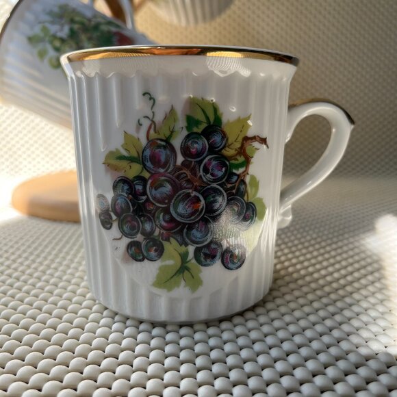 4 Mugs Fruit Pattern Made in Japan Golden Rim - Picture 4 of 14